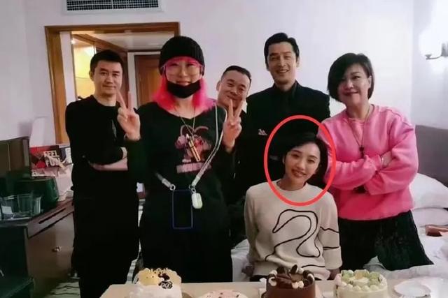 黎明的妻子阿wing简历，跟经纪人喜结连理的明星