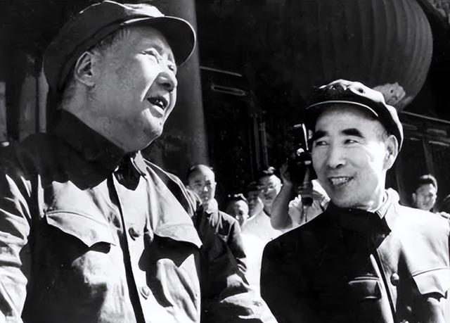 中国最年轻的少将，开国十大少将有哪些（79年指挥200辆坦克欲横扫越南）