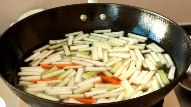 冬至节吃什么，冬至必吃的食物推荐（建议中老年人：少吃鸡蛋牛肉）