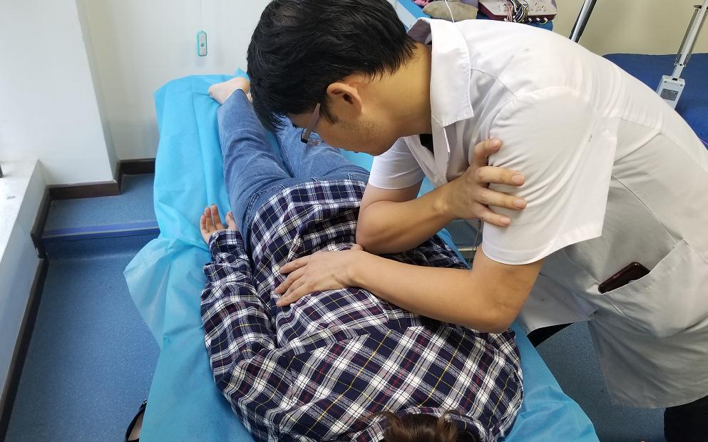 我被正骨害了(脊柱侧弯正骨能矫正过来吗)