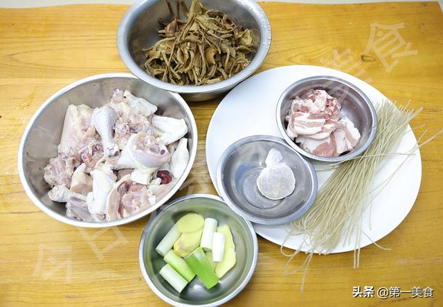 东北乱炖都有什么菜，东北乱炖是东北哪里的菜（东北的四大“硬菜”）