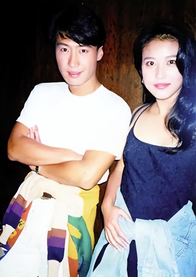 黎明女粉合照，流水的女神。盘点百搭天王黎明和美女们的合照。