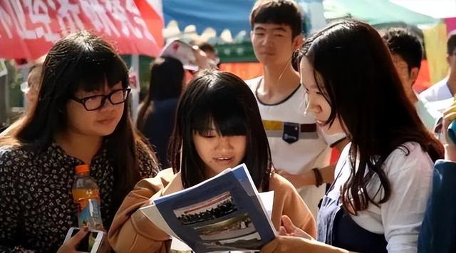 湖北十大垃圾民办大学，湖北十大垃圾大学排名-湖北最差的民办大学（湖北这5所大学害人不浅）