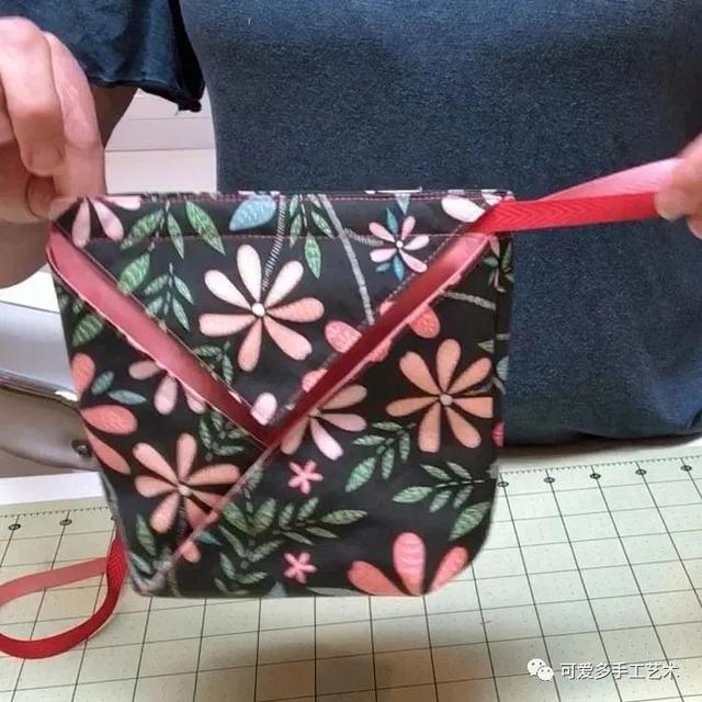 废旧物品手工制作，废旧物品手工制作（却成了多格的收纳袋和神器）