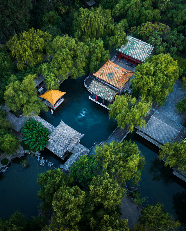 趵突泉景点介绍，趵突泉主要景点（趵突泉：泉源上奋）