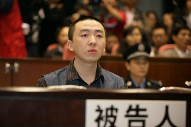 atm机一天最多取多少钱，ATM机一天最多取多少钱（小伙因ATM机故障多取17万）