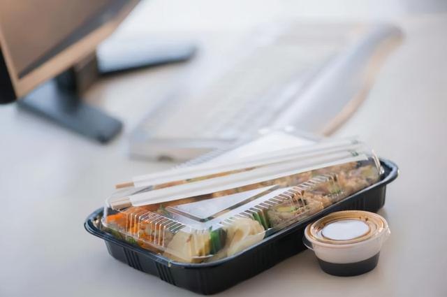 一次性餐具的危害，一次性餐具的危害倡议书（不知道的却用得开心）