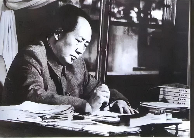 世上无难事只要肯登攀是谁说的，世上无难事只要肯登攀是谁写的名言（却因邓颖超的“压迫”）