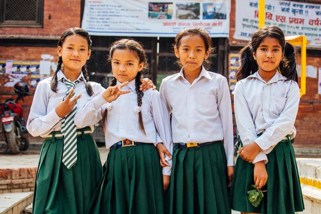 尼泊尔是哪个国家，尼泊尔是哪个国家的殖民地（尼泊尔，穷啥不能穷学生！）