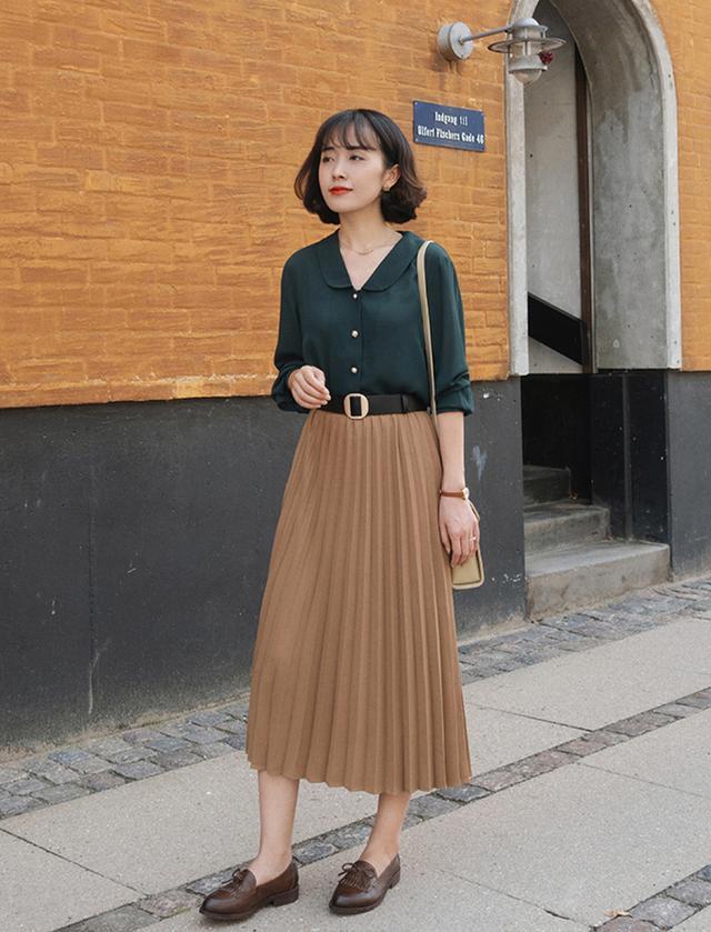 连衣裙搭配什么鞋子好看图片，穿连衣裙配什么鞋子会更好看（夏天穿裙子配这3双就够了）