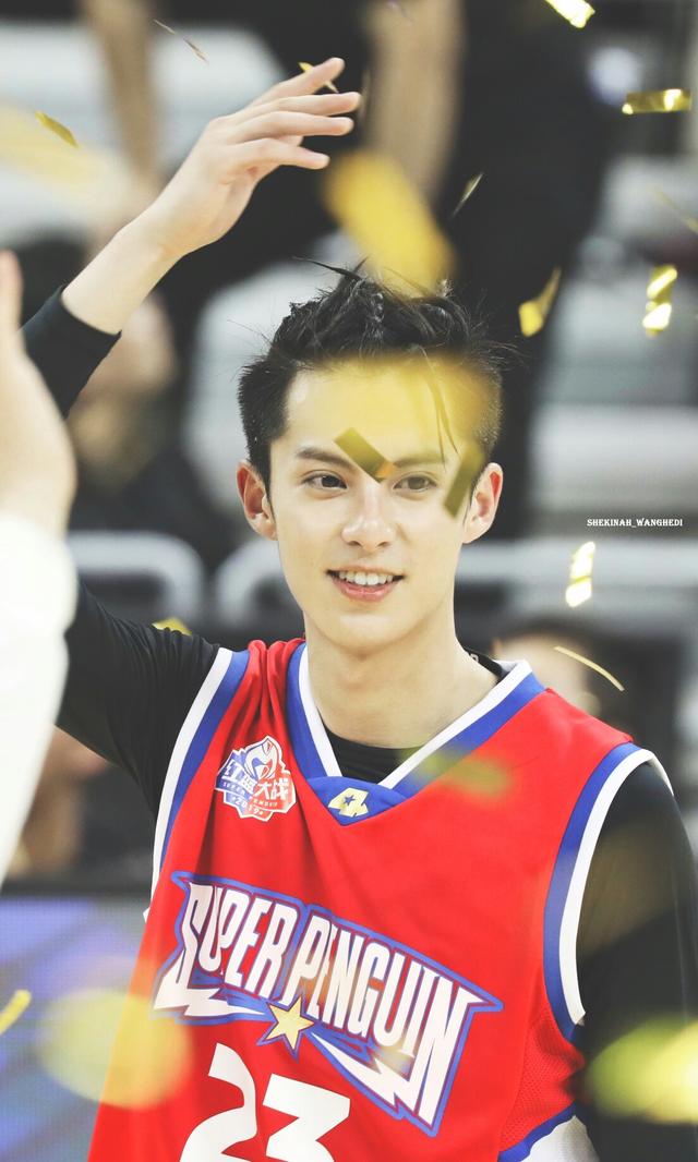 王鹤棣身高多少，王鹤棣身高（说他长得不好看我第一个反对）