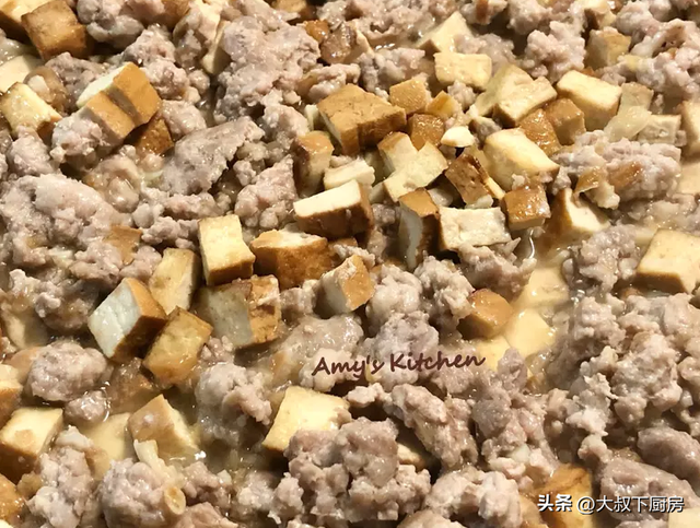 烧子盖怎么做，烧牛子盖的做法大全（大叔炒的炸酱很香）