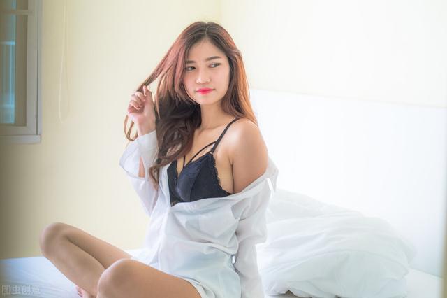 女人暗示你的8种信号，已婚女人暗恋你最准的表现（女人秘密向你坦白的信号）