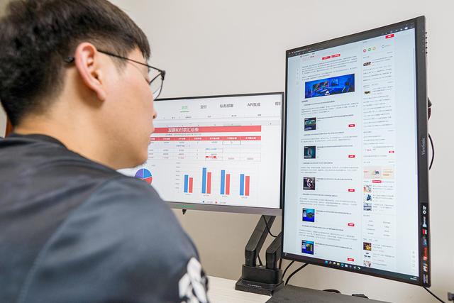 如何实现一台电脑多屏显示，如何实现一台电脑多屏显示同步（双屏无线办公桌面搭建）