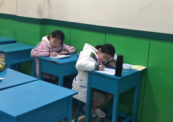 五官精致什么意思，bjd是什么意思网络用语（山东高颜值小学生火了）