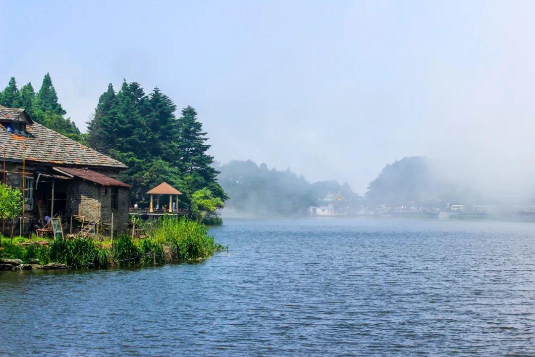 象征美好的四字成语，形容美好的的四字成语（红炉点雪、落纸云烟、吉光片羽）