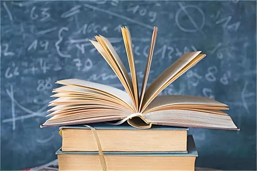 自考报学校用去学校吗（报名深圳自考）