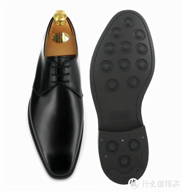 nyc是什么牌子，nyc口红是什么牌子（《007无暇赴死》53岁硬汉特工都穿了啥）