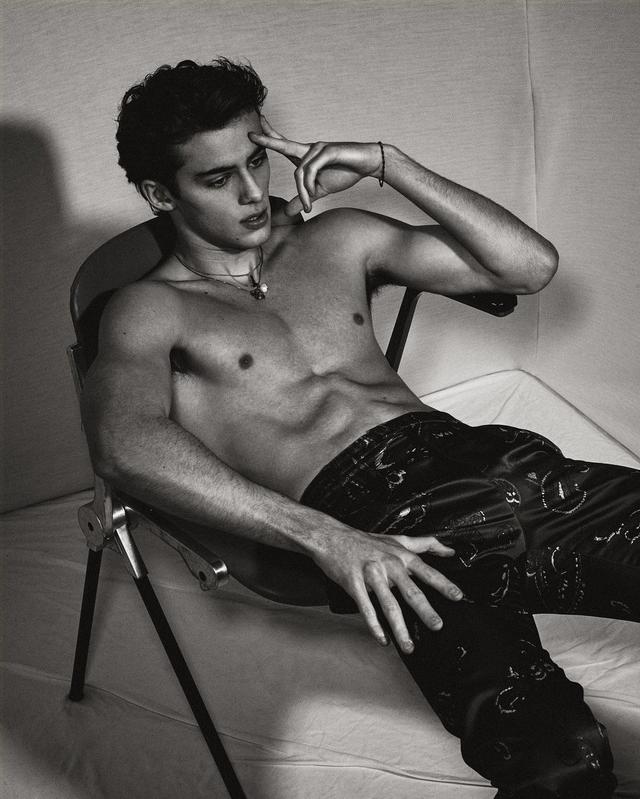 世界第一美少年，世界美少年（12岁就被誉为“世界第一美少年”）