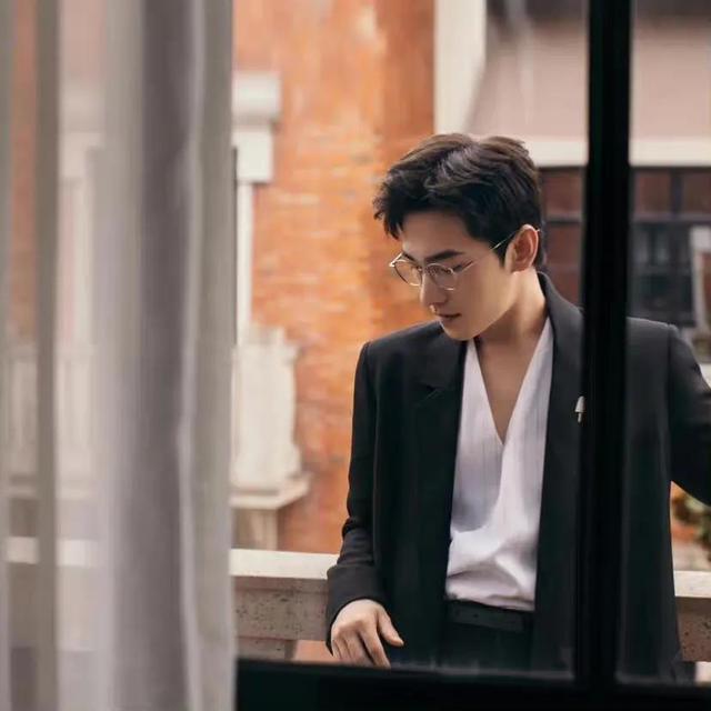 《骄阳似我(下)》顾漫，顾漫作品骄阳似我下（顾漫作品集txt下载）