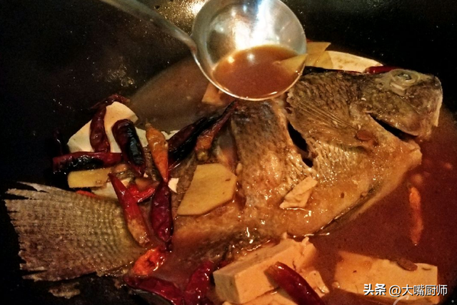 炖鲈鱼的做法最正宗的做法，不要只放葱姜蒜