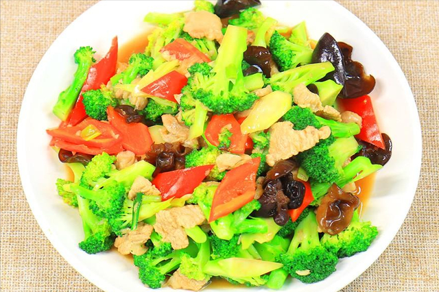 胡萝卜怎么切菱形，胡萝卜的切法菱形片（俗话说“中秋吃一宝）