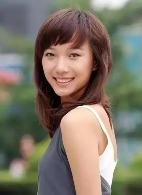 白百何和王珞丹，白百何和王珞丹怎么长得这么像（从一夜爆火到被人遗忘王珞丹是如何被白百何超越的）