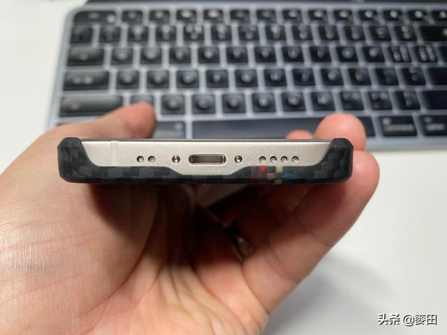 苹果手机无线充电，苹果x怎么无线充电（iPhone13）