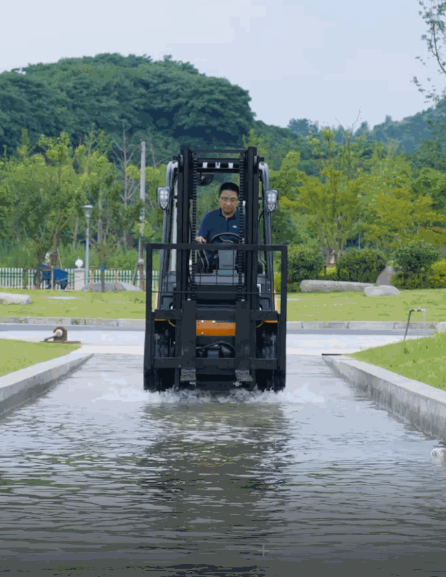 电动叉车多少钱，武汉全电动叉车多少钱一台（全球首发——杭叉XE）