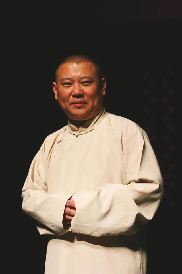 郭德纲的两任妻子，王惠名利双收，胡中惠孤独终老，人生差距太大