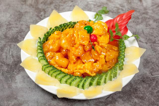 菠萝蜂蜜水怎么做，菠萝蜜熬水的方法（菠萝别再只当水果吃了）