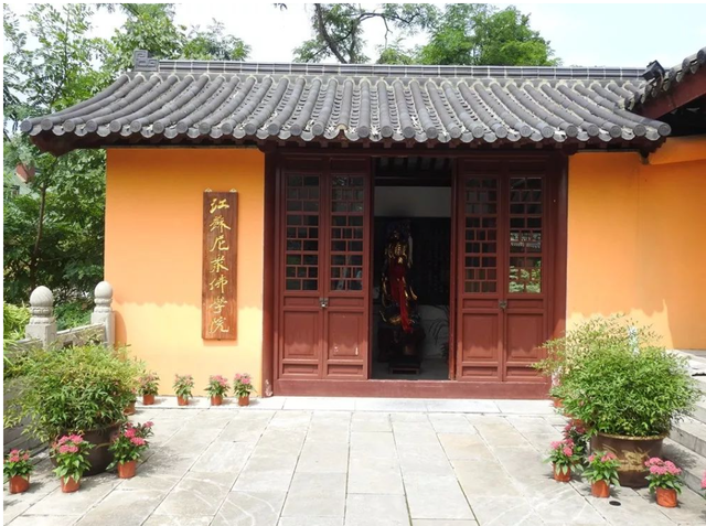 南京第一大寺鸡鸣寺，南朝四百八十寺之首“古鸡鸣寺”