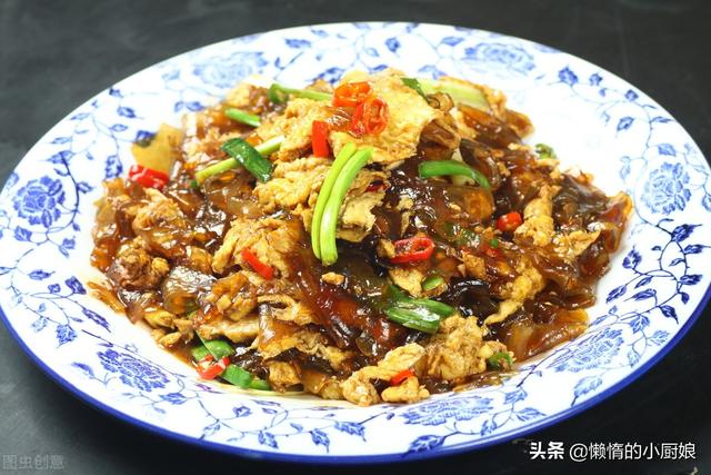 粉皮炒鸡蛋的做法，粉皮炒鸡蛋的做法大全（2块钱的粉皮拿来炒鸡蛋）