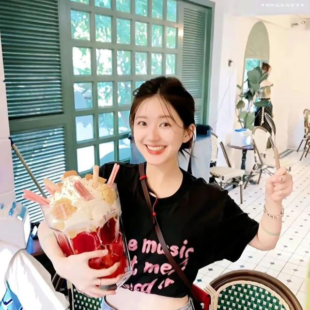 头像+壁纸微信，头像+壁纸（朋友圈背景图+微信头像合集）