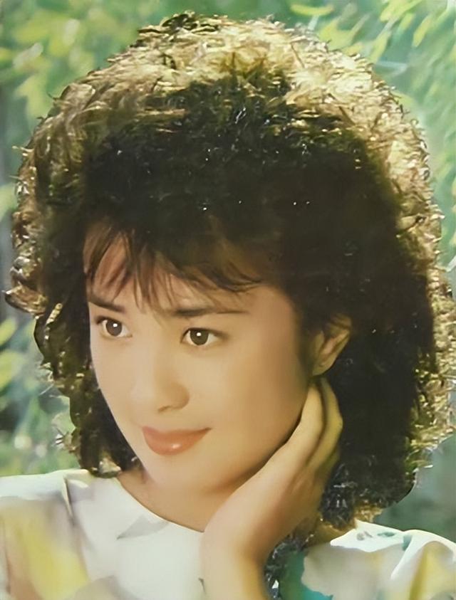 最美妲己傅艺伟为何自甘堕落，从“最美妲己”到“阶下囚”