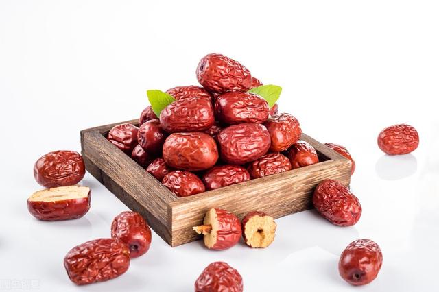 枣干的营养价值及功效与作用，干枣有什么营养价值（吃红枣有什么好处）