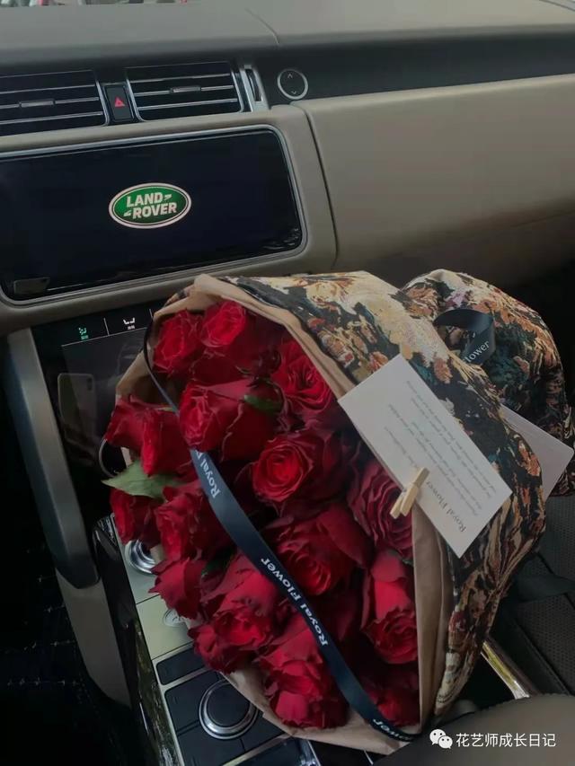 黑玫瑰花语，碎冰蓝玫瑰花语（复古暗红色系的玫瑰女王）