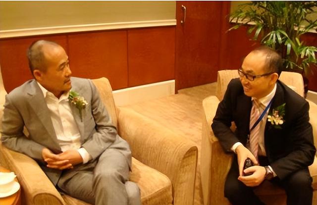 关于王石的简介，王石简介及人生经历（他再婚娶美女演员）