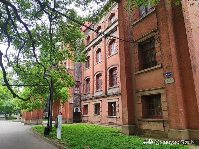 山东大学趵突泉校区，山东大学在哪里（那些被列为全国重点文物保护单位的大学校园）
