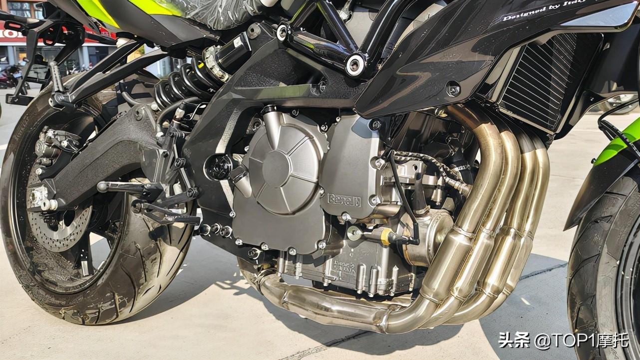国产四缸摩托车发动机图片