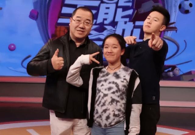 英达小儿子多少岁，英达次子被批啃老一无是处