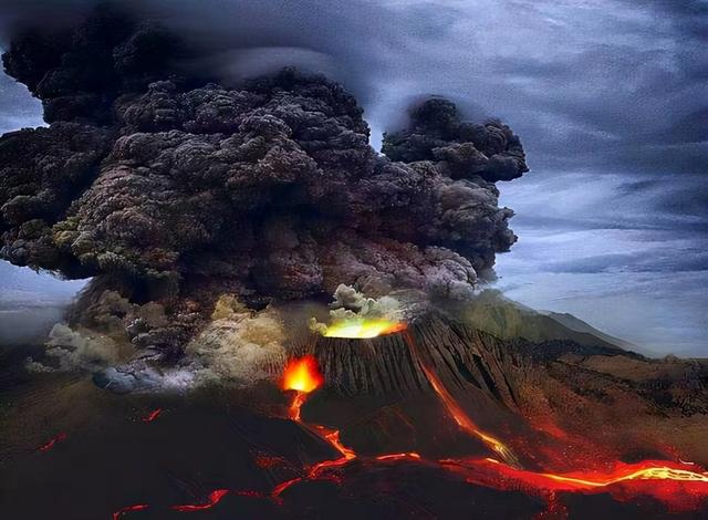 长白山天池火山，长白山天池，中国大最深的火山湖（长白山10年内或将爆发）