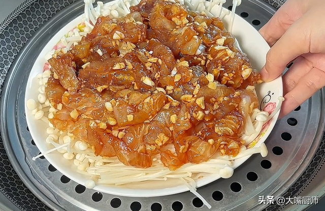 生吃大葱的功效与作用害处，生吃大葱的功效与作用（营养好吃易消化）