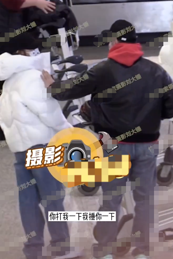 32岁张佳宁被曝新恋情，和男方牵手回家当街搂抱，疑与叶祖新分手