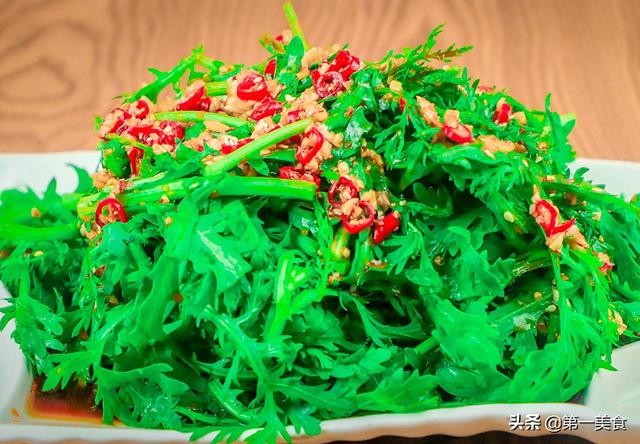 虾米茼蒿的做法，茼蒿怎样炒好吃（建议中老年人：多吃“润肺”菜）