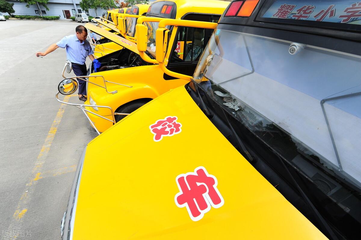 违反学校校规的检讨书（学生检讨书自我反省300字）