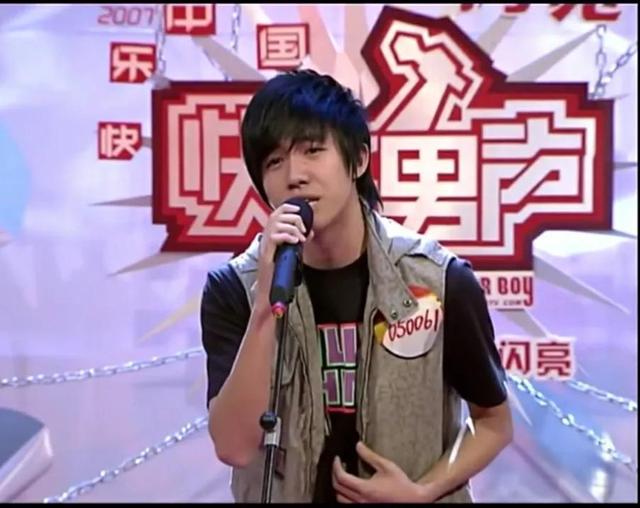 演员俞灏明：19岁出道，23岁被大火毁容，如今35岁的他涅槃重生