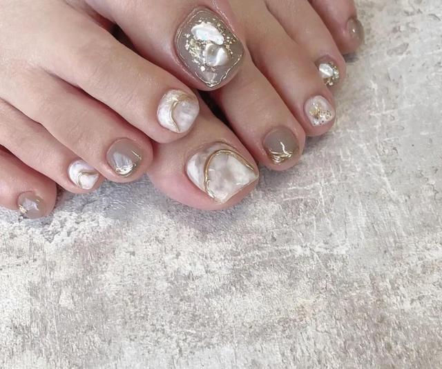 美甲脚趾方法步骤，脚趾甲美甲教程（脚趾甲美甲）