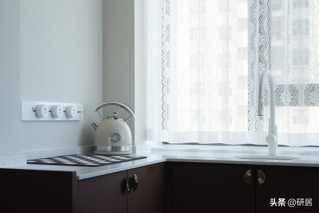 35岁女人穿衣打扮，30到35岁女人穿衣打扮（35岁姐姐的浪漫生活）