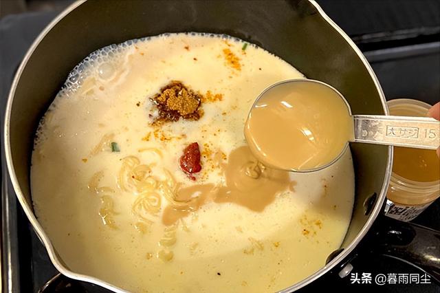 爬山带什么吃的比较好，爬山适合带什么吃的（如何让你的方便面营养均衡、更好吃）